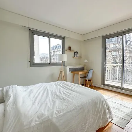 Flexliving - - Ternes Holiday home